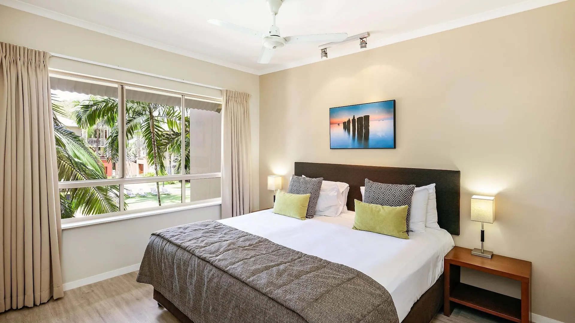 Mantra Amphora Hotel Palm Cove 4*,