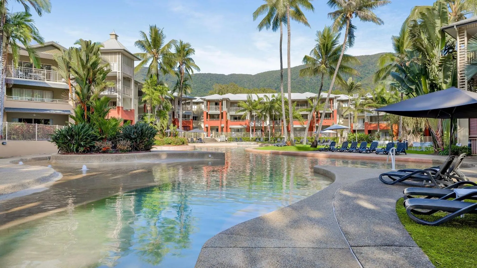 Mantra Amphora Hotel Palm Cove Resort