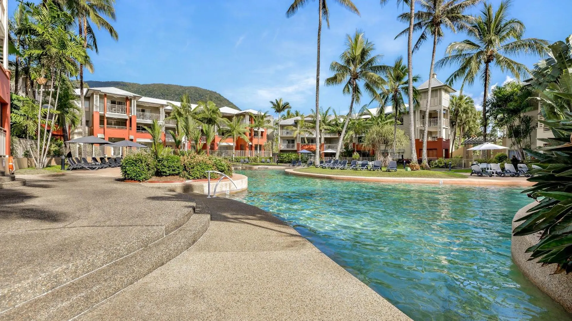 Hotel Mantra Amphora Palm Cove Resort