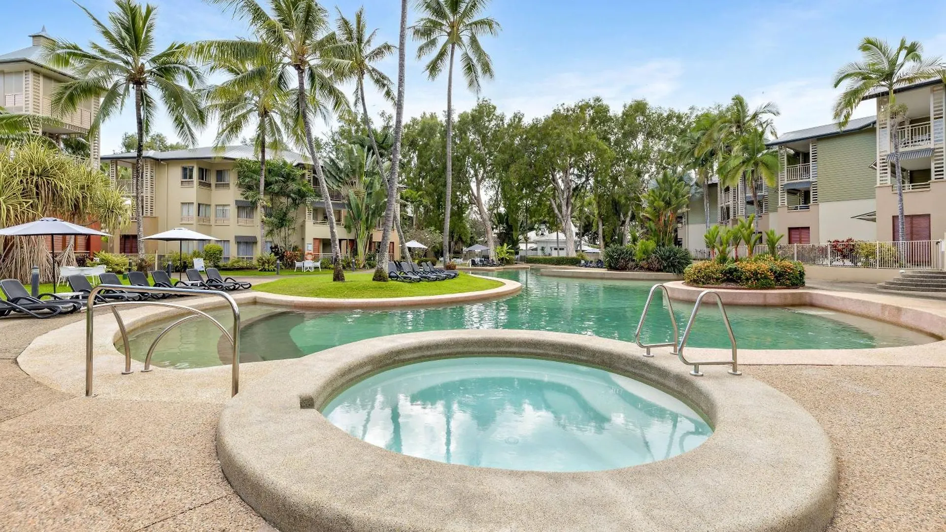 Mantra Amphora Hotel Palm Cove 4*,  Australia