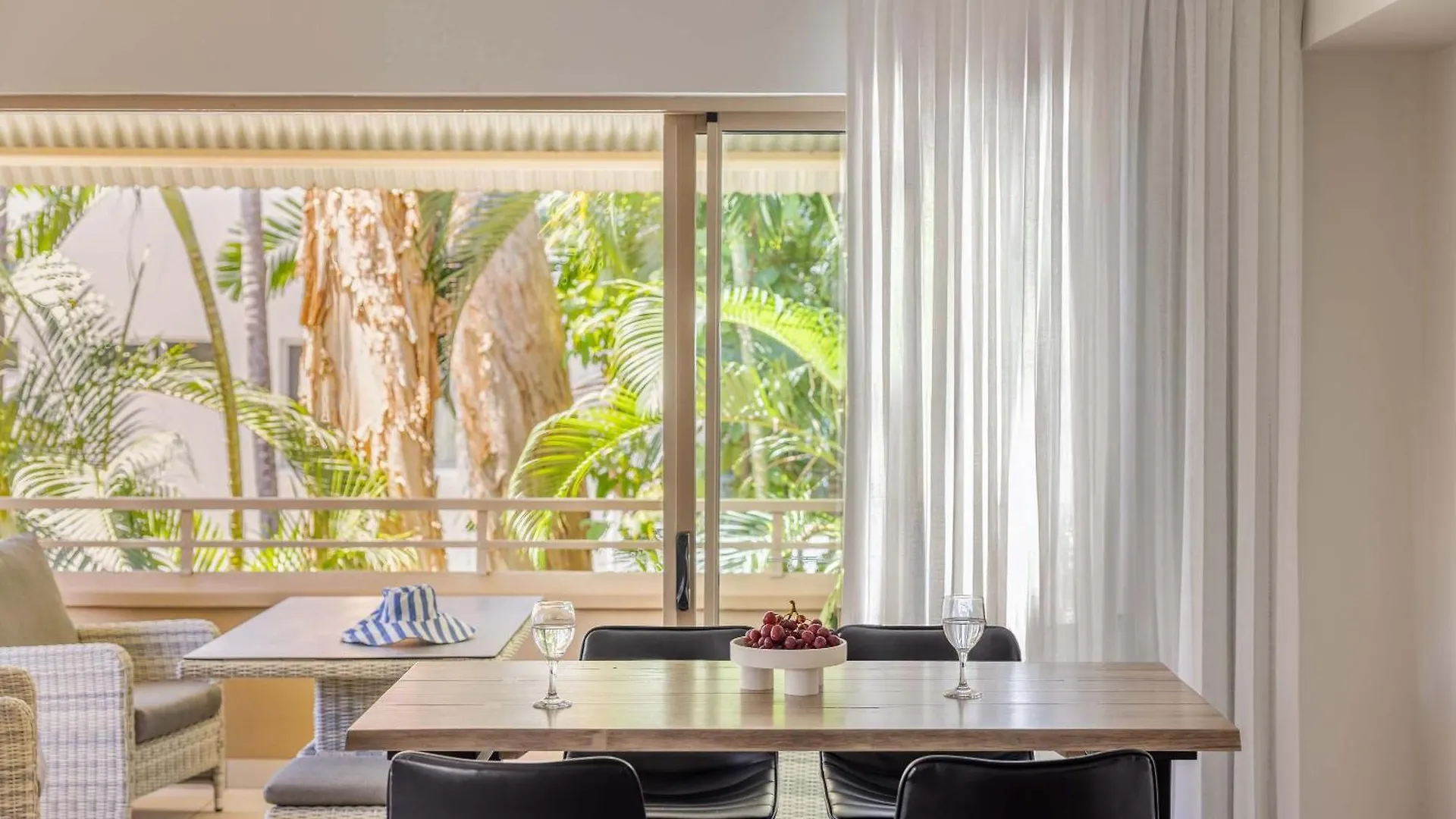 Mantra Amphora Hotel Palm Cove 4*,  Australia
