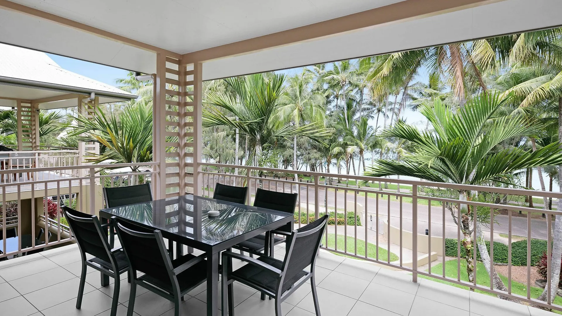 Mantra Amphora Hotel Palm Cove 4*,  Australia