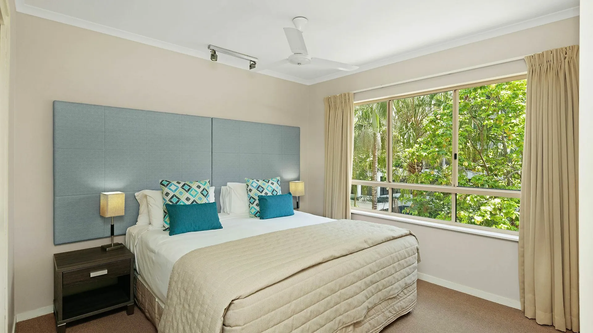 Mantra Amphora Hotel Palm Cove 4*,