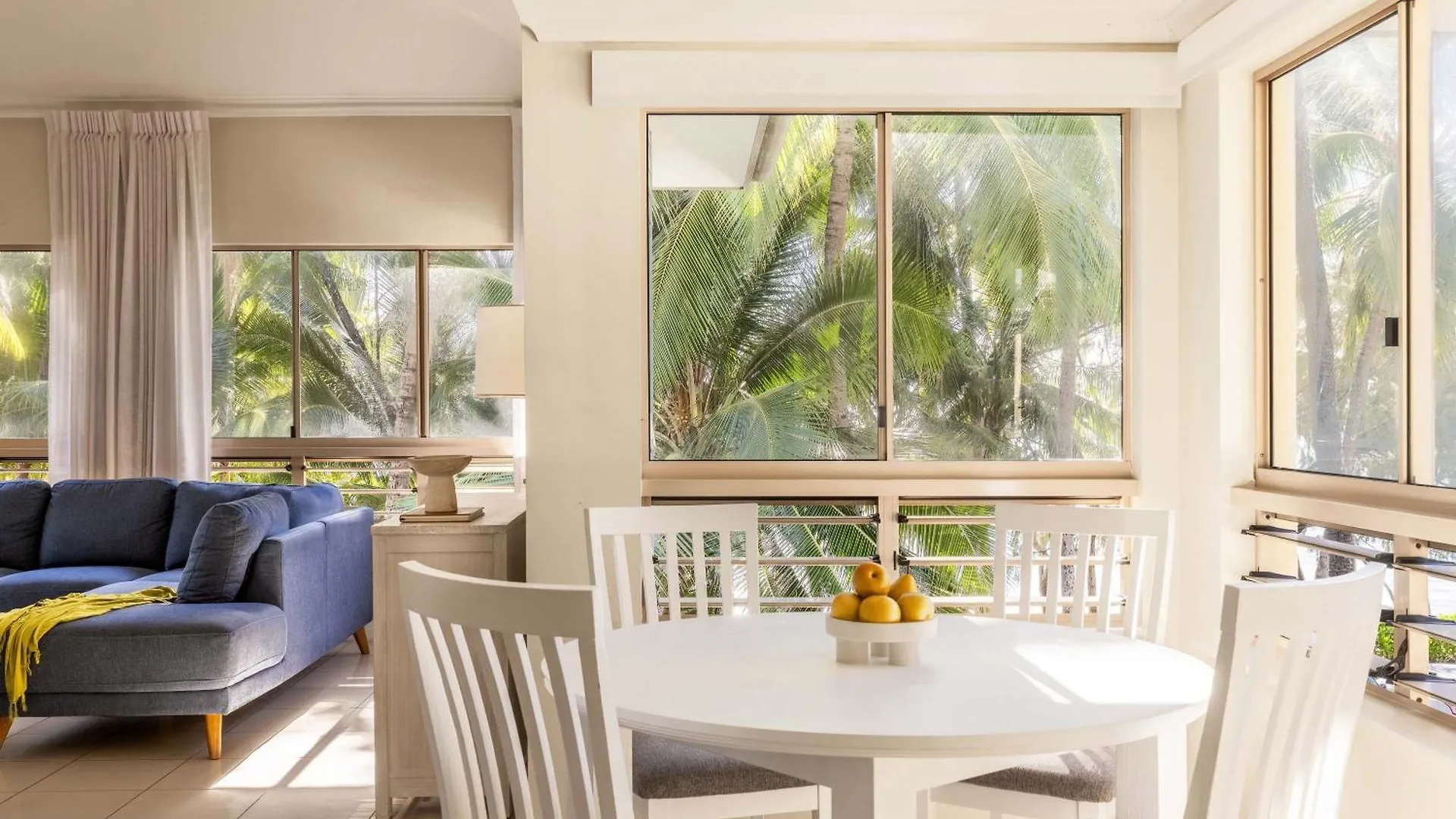 Hotel Mantra Amphora Palm Cove